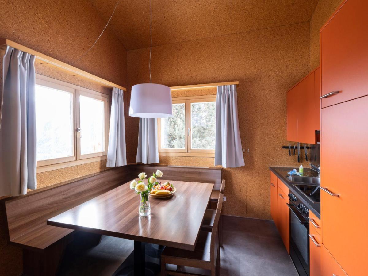 Holiday Home Komfort Aclas Maiensaess Resort-1 By Interhome Urmein 外观 照片